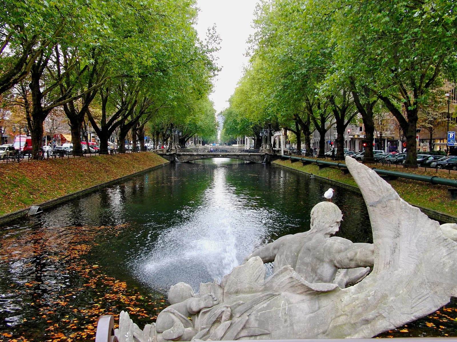 De Königsallee in Düsseldorf